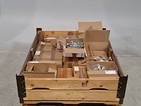 Onderdelen en ijzerwaren - afbeelding 1 van  9