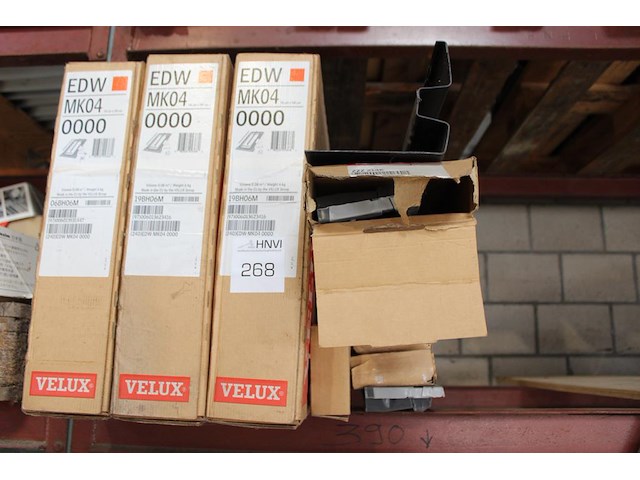 Onderdelen luxaflex w.o. sierstrips en goten. - afbeelding 1 van  2