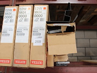 Onderdelen luxaflex w.o. sierstrips en goten. - afbeelding 1 van  2