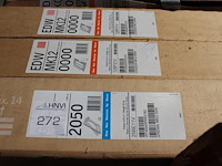 Onderdelen velux op drie stellingdelen voornamelijk sierstrips en goten. - afbeelding 2 van  6