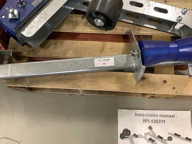 Onderdelen voor een boottrailer - afbeelding 1 van  3