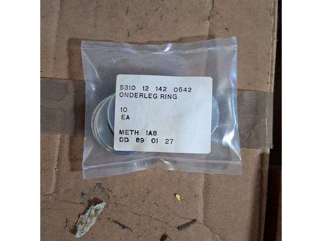 Onderlegringen en diverse ijzerwaren - afbeelding 4 van  6