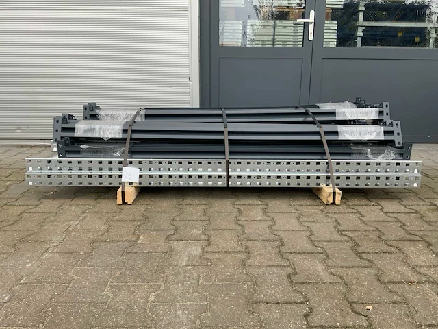 Ongebruikte magazijnstelling - afbeelding 1 van  7