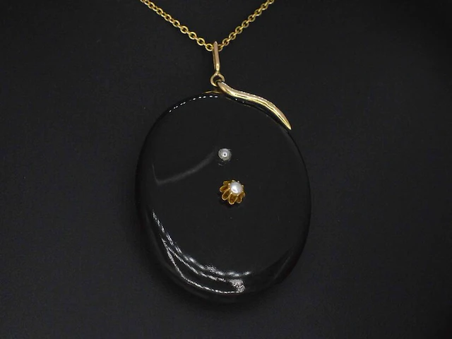 Onix medaillon met goud en parels - afbeelding 1 van  6