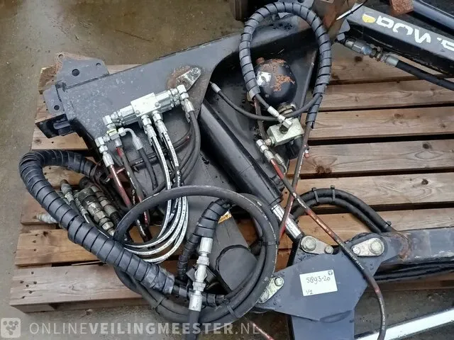 Onkruidborstelmachine nimos, dm-trac 305 met maai arm mc connel, bouwjaar 2015 - afbeelding 32 van  40