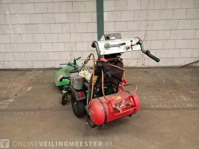 Onkruidbrander kersten, traction comp, 2016 - afbeelding 12 van  17