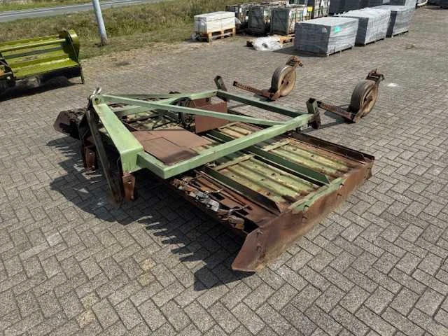 Onkruidbrander - afbeelding 10 van  13