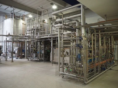 Online veiling gea uht installatie, palletiseerlijn en andere machines voor de zuivelindustrie in opdracht van frieslandcampina in leeuwarden (nl)