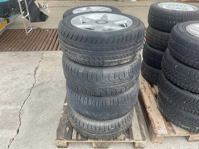 Ontinental autoband met rial velg 205/55 r16 (4x) - afbeelding 1 van  9