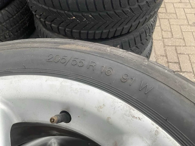 Ontinental autoband met rial velg 205/55 r16 (4x) - afbeelding 8 van  9