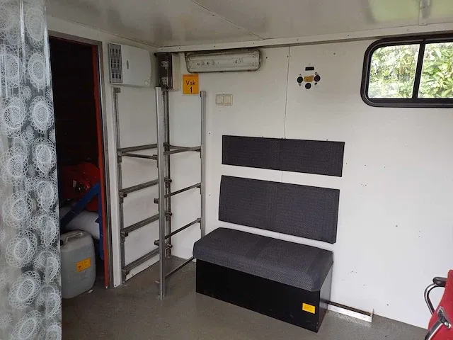 Ontsmettings afzet container - afbeelding 2 van  24