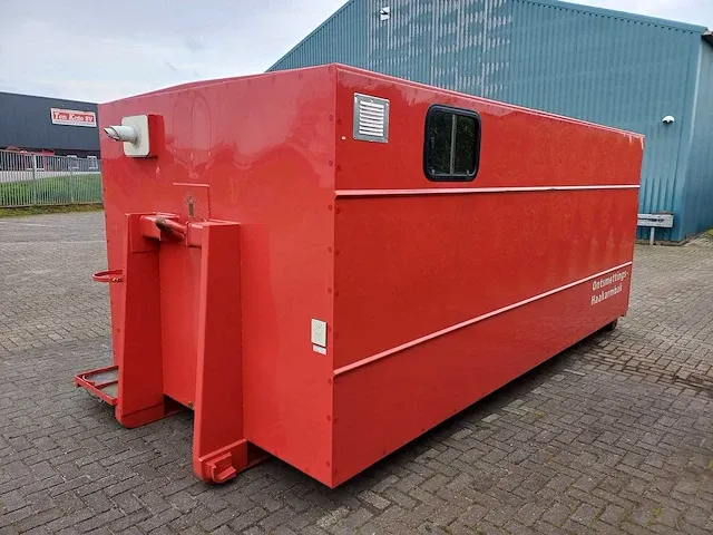 Ontsmettings afzet container - afbeelding 1 van  24