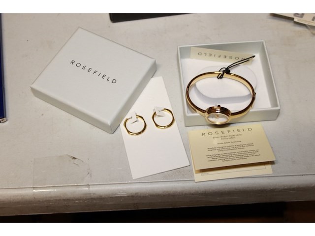 Oorbellen en horloge armband 1x - afbeelding 3 van  3