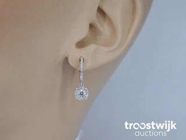 Oorbellen met briljant geslepen diamanten - afbeelding 2 van  7