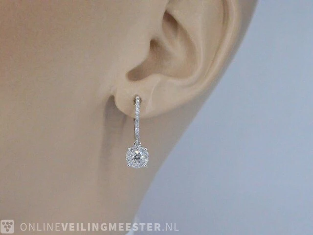 Oorbellen met briljant geslepen diamanten - afbeelding 2 van  7