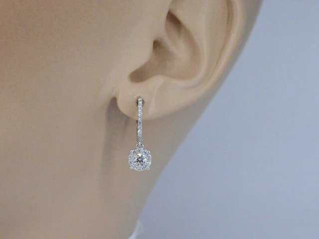 Oorbellen met briljant geslepen diamanten - afbeelding 2 van  9