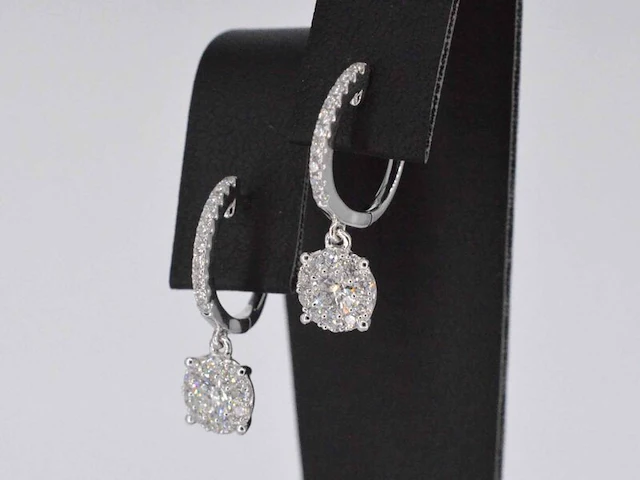 Oorbellen met briljant geslepen diamanten - afbeelding 3 van  9