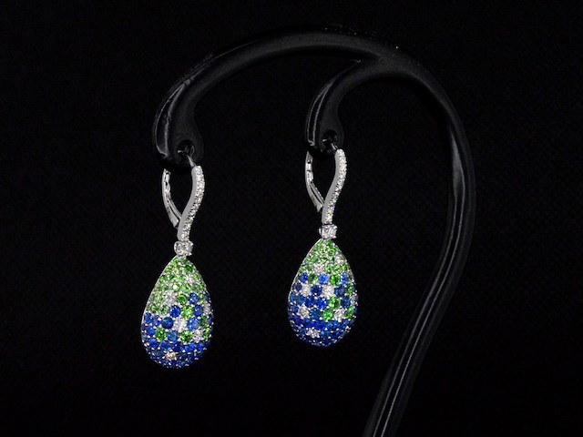 Oorhangers van 18 carats goud met diamanten en blauwe saffieren - afbeelding 5 van  9