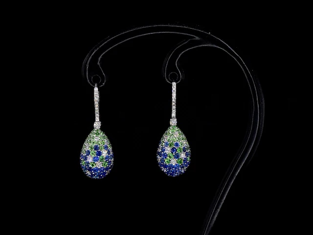 Oorhangers van 18 carats goud met diamanten van hoge kwaliteit en blauwe saffieren - afbeelding 1 van  10