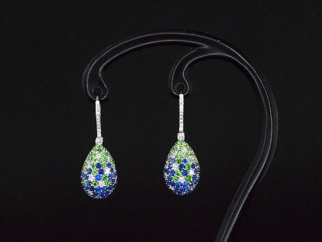 Oorhangers van 18 carats goud met diamanten van hoge kwaliteit en blauwe saffieren - afbeelding 5 van  10