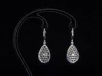 Oorhangers van 18 carats goud met diamanten van hoge kwaliteit en blauwe saffieren - afbeelding 6 van  10