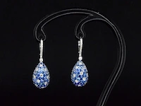 Oorhangers van 18 carats goud met diamanten van hoge kwaliteit met groene en blauwe saffieren - afbeelding 1 van  8