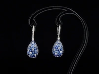 Oorhangers van 18 carats goud met diamanten van hoge kwaliteit met groene en blauwe saffieren - afbeelding 5 van  8