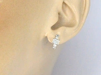 Oorsieraad met briljant geslepen diamanten en een emerald geslepen diamant met een gia certificaat - afbeelding 4 van  11