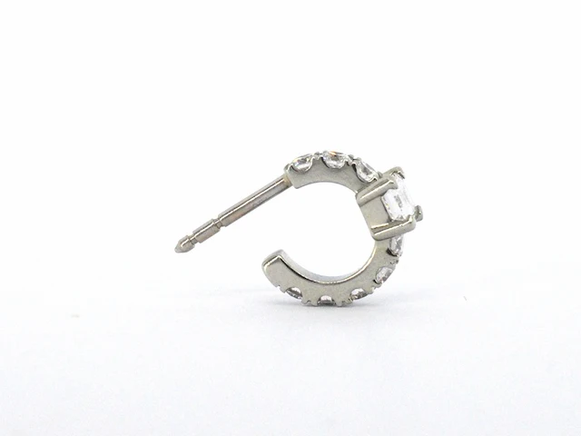 Oorsieraad met briljant geslepen diamanten en een emerald geslepen diamant met een gia certificaat - afbeelding 10 van  11