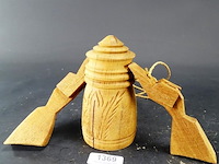 Oost europese houten bel - afbeelding 1 van  5