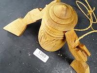 Oost europese houten bel - afbeelding 2 van  5