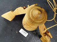 Oost europese houten bel - afbeelding 4 van  5