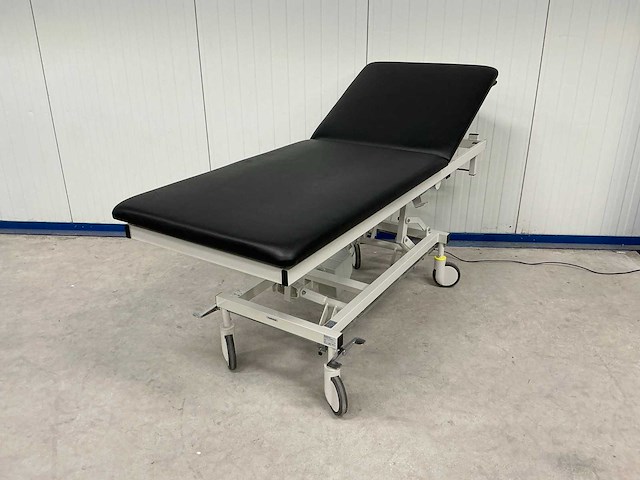 Oostwoud - behandelbank - afbeelding 1 van  4