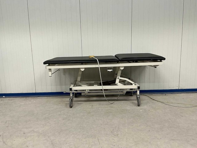 Oostwoud - behandelbank - afbeelding 2 van  3