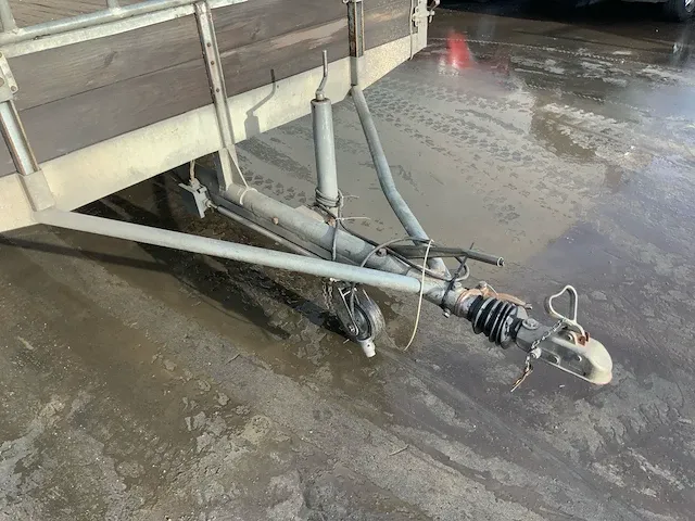Op het veld aanhangwagen - afbeelding 4 van  13