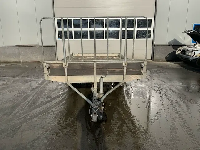 Op het veld aanhangwagen - afbeelding 6 van  13