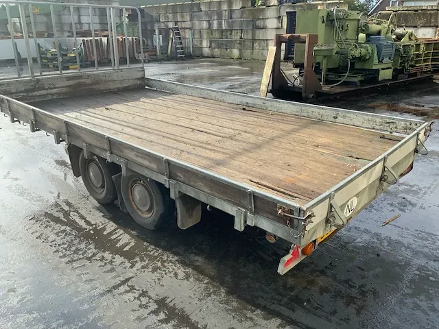 Op het veld aanhangwagen - afbeelding 10 van  13