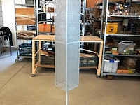 Op lagers draaiende metalen winkel display - afbeelding 1 van  5