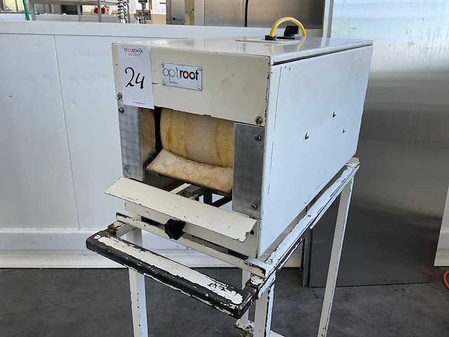 Op ‘t root puntbroodjesmachine - afbeelding 1 van  4