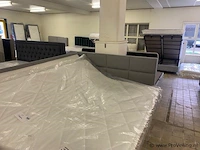 Opbergboxspring luxe 180 x 200cm grijs hoofdbord 8 -vaks - afbeelding 1 van  2