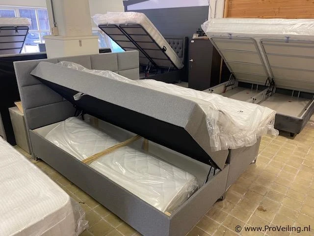 Opbergboxspring luxe 180 x 200cm grijs hoofdbord 8 -vaks - afbeelding 2 van  2