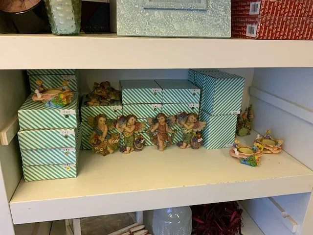 Opbergkast met woondecoraties - afbeelding 4 van  6