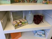 Opbergkast met woondecoraties - afbeelding 5 van  6