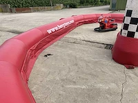 Opblaasbare racebaan met bumpercars + aanhangwagen - afbeelding 18 van  54