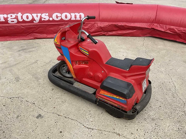 Opblaasbare racebaan met bumpercars + aanhangwagen - afbeelding 19 van  54