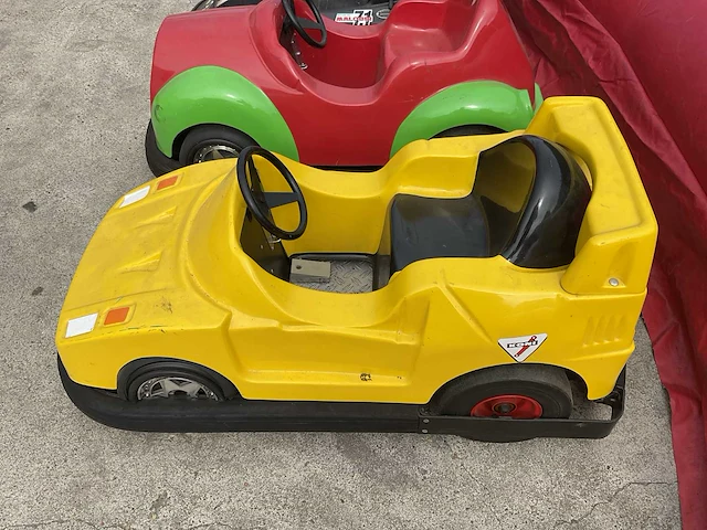 Opblaasbare racebaan met bumpercars + aanhangwagen - afbeelding 28 van  54