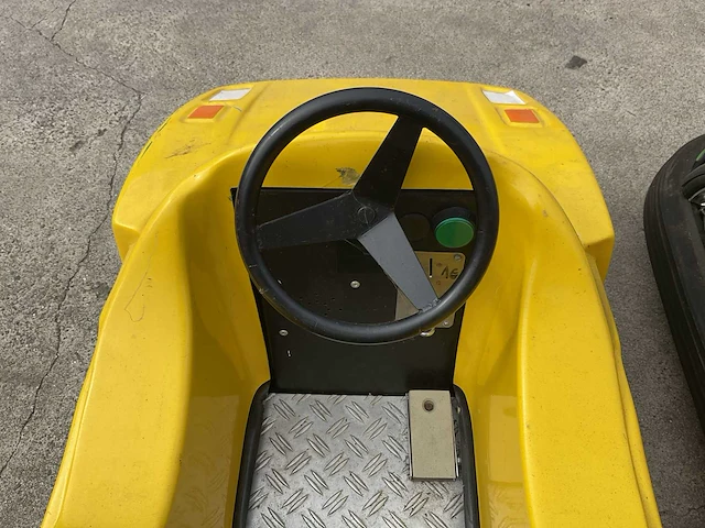 Opblaasbare racebaan met bumpercars + aanhangwagen - afbeelding 29 van  54