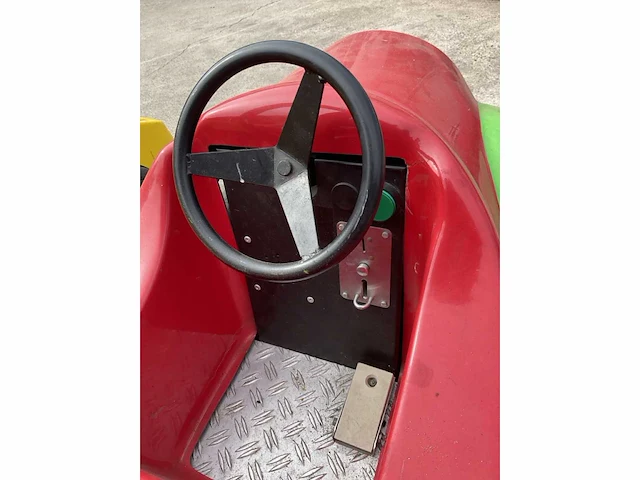 Opblaasbare racebaan met bumpercars + aanhangwagen - afbeelding 33 van  54