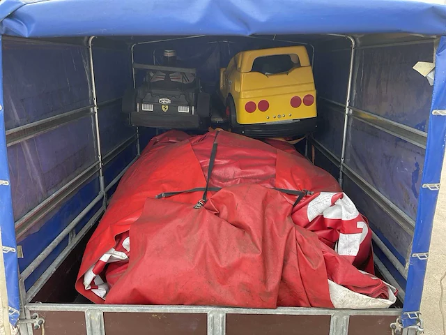 Opblaasbare racebaan met bumpercars + aanhangwagen - afbeelding 34 van  54