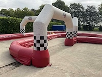 Opblaasbare racebaan met bumpercars + aanhangwagen - afbeelding 50 van  54